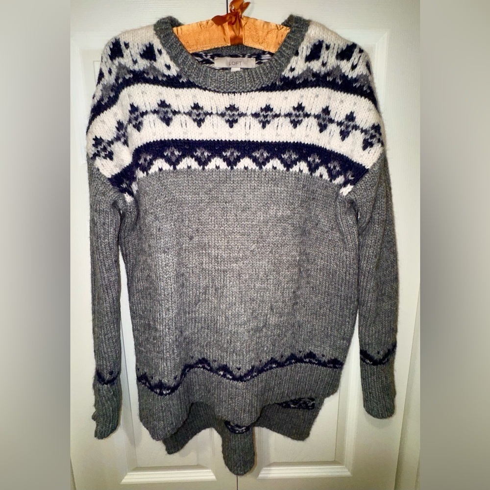 Ann Taylor LOFT Hi-Low Fair Isle Knit Sweater –Size M Gray Navy White Wool Blend